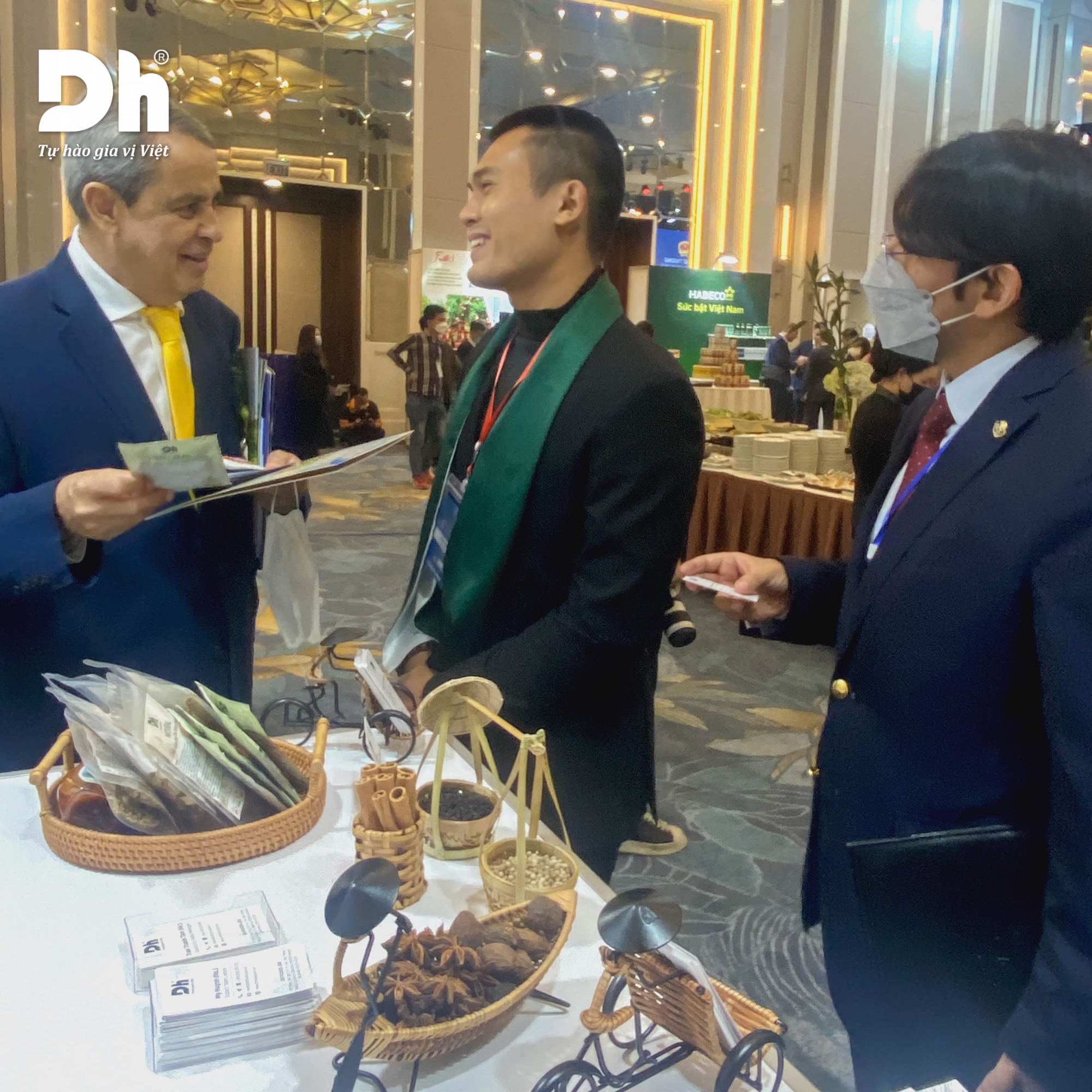 Dai_su_Mexico_tham_quan_gian_hang_Dh_Foods.jpg